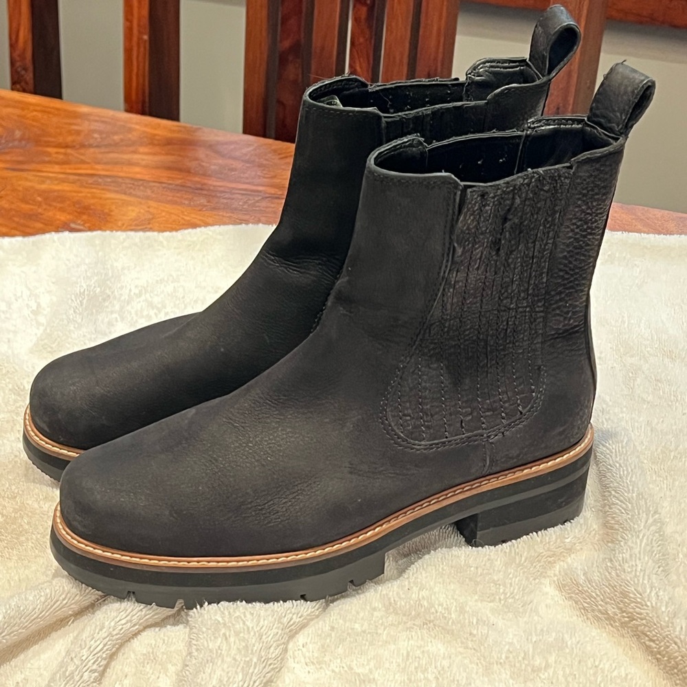 Clarks Women's Size 9 Black Leather Ankle Boots